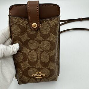 NWT Coach Phone Crossbody In Signature Canvas Khaki Saddle